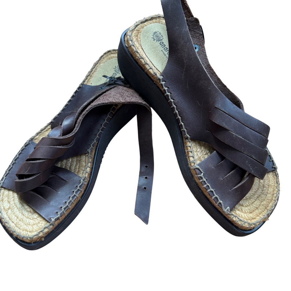Andre Assous brown leather square toe chunky platform sandals size 9